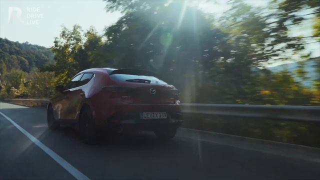 Mazda 3 Skyactive X, prova, 5 motivi che la rendono speciale смотреть онлайн