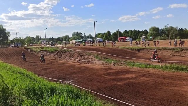 соревнования по мотокроссу в д.Саурово Павлово-Посадского г. о. (12.06.22.) смотреть онлайн