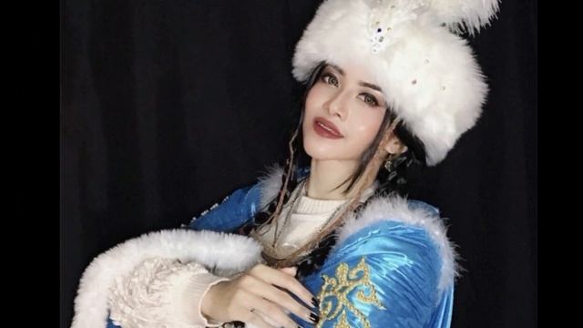 ИНДОНЕЗИЙСКАЯ ПОКЛОННИЦА ДИМАША СШИЛА КАЗАХСКИЙ КОСТЮМ смотреть онлайн