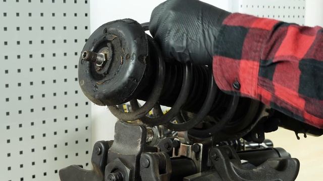 How to replace the front shock absorbers Peugeot 208 1 ➿ смотреть онлайн