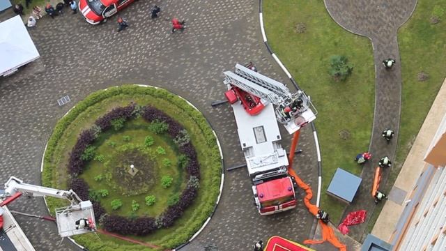 Спасатели и пожарные МЧС ликвидировали условный пожар в оздоровительном комплексе «Дагомыс» смотреть онлайн