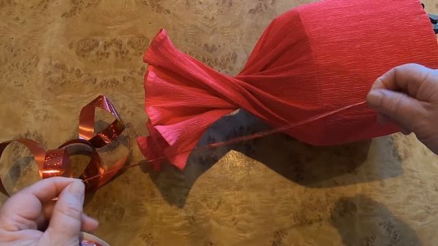 Новогодний костюм своими руками. Костюм Хлопушки. Сможет каждый! Часть первая - шапочка. смотреть онлайн