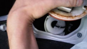 Замена топливного фильтра или насоса Hyundai i40 2013 года