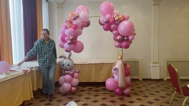 Фотозона из шаров на каркасе смотреть онлайн