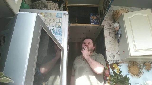 12 мая 2021. Отодрал три панели с потолка. смотреть онлайн