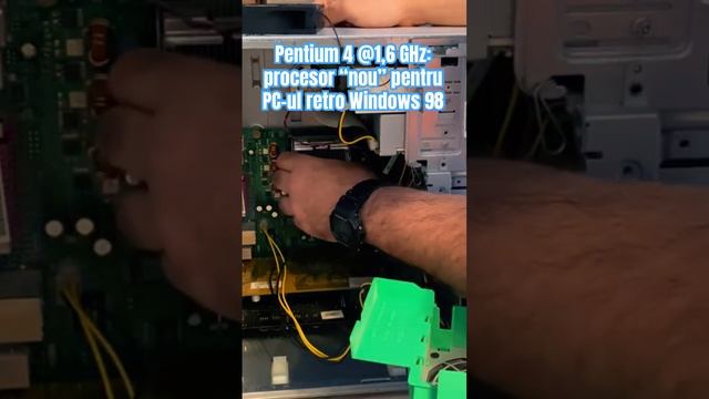 Pentium 4 Upgrade pentru PC-ul retro Windows 98 #intel #pentium #retropc #cpu #hardware смотреть онлайн