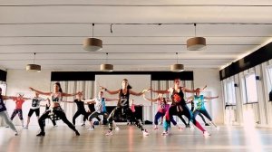 Утренняя танцевальная разминка Katarzyna Cyunczyk Zumba