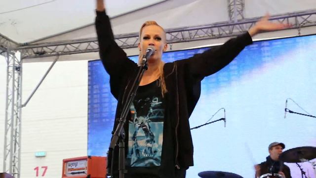 2016 - ZeneExpo, Anna and the Barbies, Gombóc смотреть онлайн