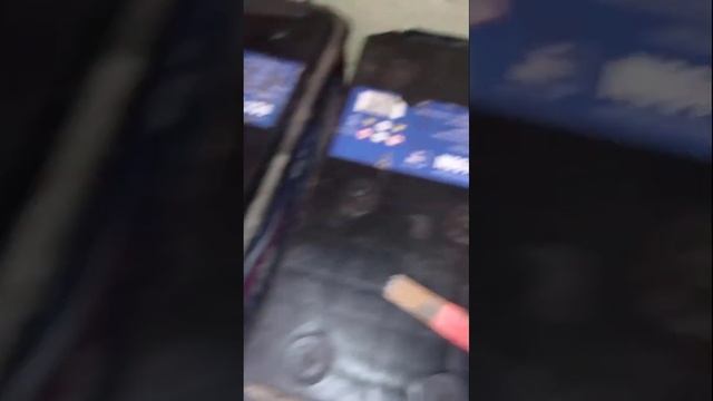 Перед тем как вскрыть пробки аккумулятора !!! смотреть онлайн