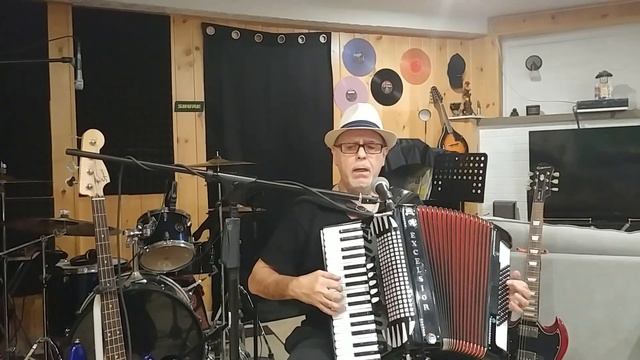 Fly Me to the moon. Frank Sinatra - Accordion/ Vocal cover by Biagio Farina смотреть онлайн