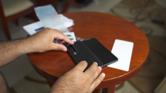 Spigen Air Skin Case for Galaxy Z Fold 4 Review смотреть онлайн