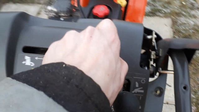 Снегоуборщик Husqvarna 5524ST Запуск смотреть онлайн