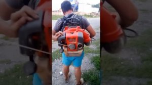 Бензиновая воздуходувка