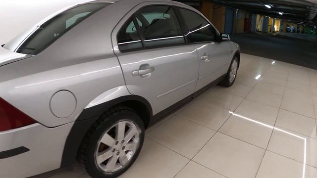 Ford Mondeo III 2.0 MT (130 л.с.) 2001