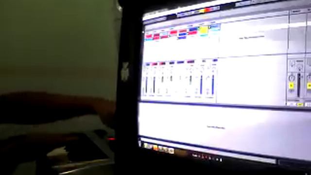 Groover - Ableton Live + M-Audio Ozone Demo.avi смотреть онлайн