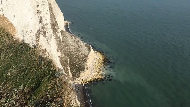 Traveling the U.K. End to End Alone Part 1 : The White Cliffs of Dover смотреть онлайн