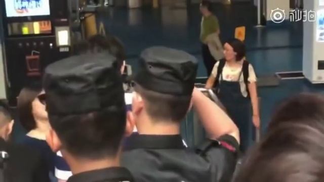 迪玛希Dimash,[20180616]  Dimash Arrived At Shenzhen Airport. (from Beijing To Shenzhen)