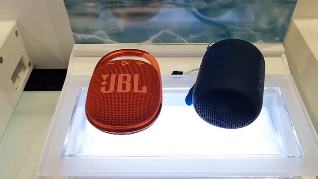 JBL Clip 4 Vs. Sony SRS-XB12 | Bass Sound Test смотреть онлайн