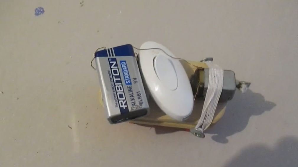 Робот-щетка. Интересная самоделка игрушка для детей смотреть онлайн