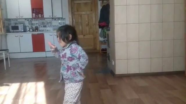Смешной танец смотреть онлайн