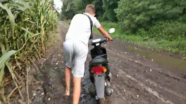 УТОПИЛИ СКУТЕР HONDA DIO 27/ ПОКАТУШКА ПО ГРЯЗИ!! смотреть онлайн