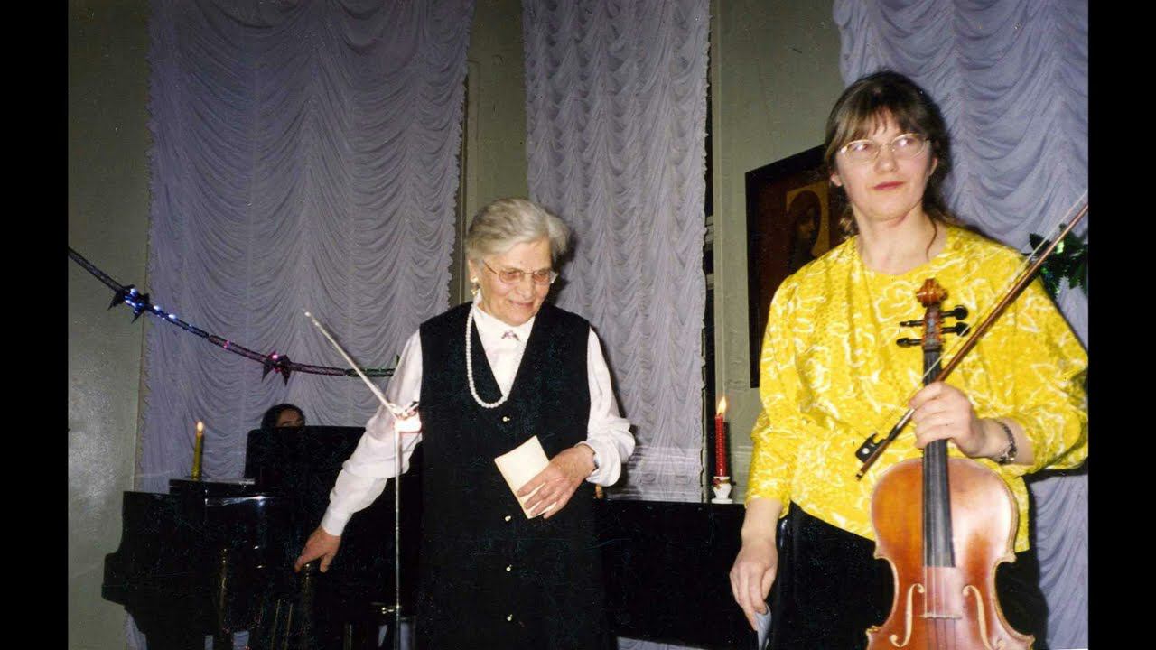 Моя мама поет. Ей здесь 77 лет. Яковлев Элегия.