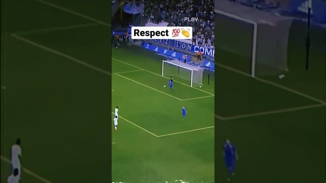 Goalkeeper-skills-football-respect-shorts-subscribe_(VIDEOMIN.NET)