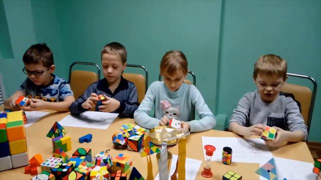 Бизяев Артем победитель по сборке 2х2 до 7 лет смотреть онлайн