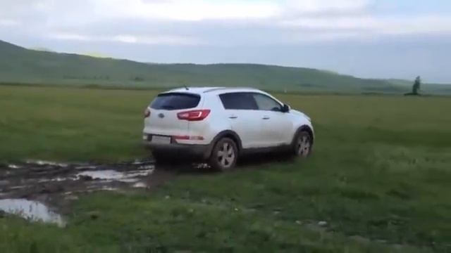 KIA Sportage III - проба полного привода.avi смотреть онлайн