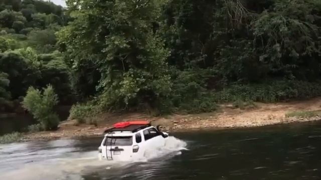 Toyota 4Runner 4x4 modo submarino смотреть онлайн