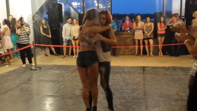Кизомба батл Алина Коваленко и Аля Потуридис смотреть онлайн