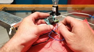 Подключения терморегулятора к лампочке W1209