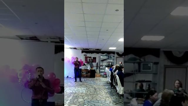 На дне рождения Алины и Азалии. смотреть онлайн