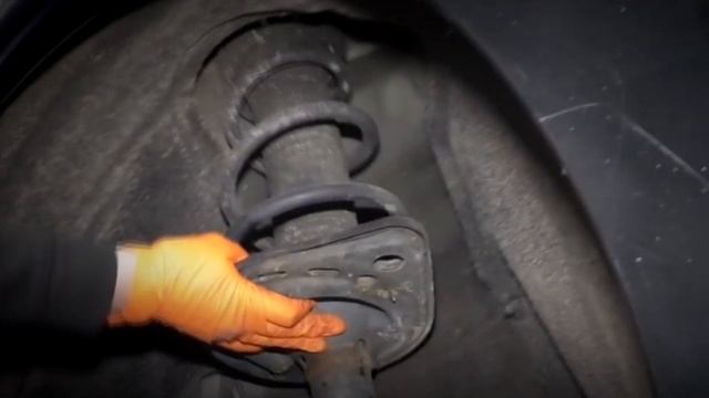 Замена задней стойки Toyota смотреть онлайн