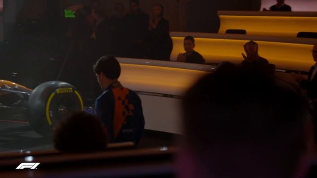 McLaren Show Off Dramatic New MCL34 | 2019 Formula 1 Launches смотреть онлайн