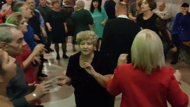 А музыка играет громко... 16.12.23 смотреть онлайн