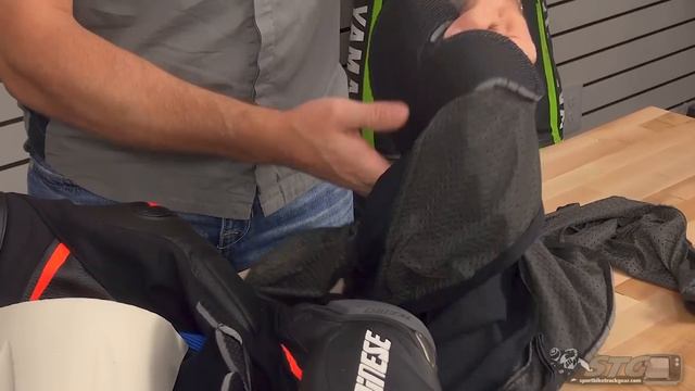 Dainese Laguna Seca D1 Perforated Race Suit Review from Sportbiketrackgear.com смотреть онлайн
