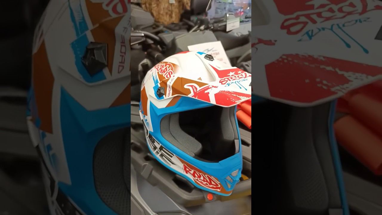 Обзор детского шлема Acerbis в яркой расцветке. Детям точно понравится. смотреть онлайн