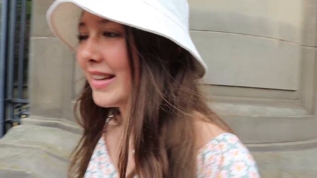 TAKING A TOUR OF HOLYROOD PALACE & MARY QUEEN OF SCOTS BEDROOM! VAN LIFE | EDINBURGH смотреть онлайн