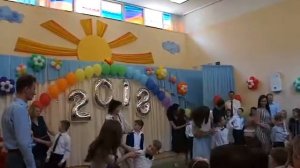 Танец. Папа и дочь, мама и сын.