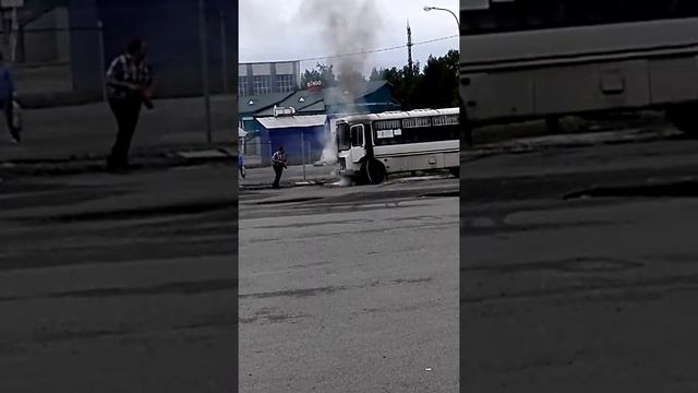 Утро. Автовокзал.  Серов