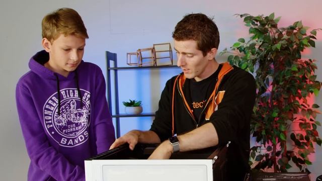 BUILDING HIS DREAM PC - ROG Rig Reboot смотреть онлайн