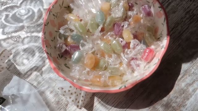 ВЛОГ: СТЯГИВАЕМ ДОМ НА ДАЧЕ / УБОРКА В ВАННОЙ / ГОТОВЛЮ ОКРОШКУ смотреть онлайн