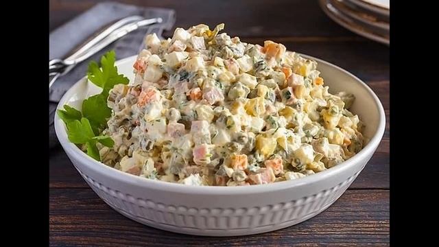 Салат "Оливье". Самый вкусный домашний рецепт! Советуем посмотреть! смотреть онлайн
