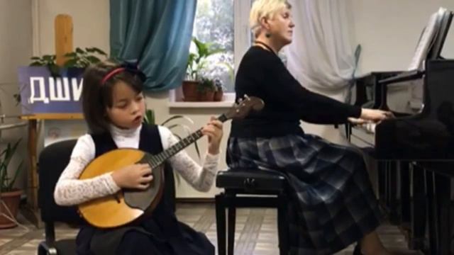 Р.Н.П. Как под горкой. Исполняет учащаяся 1 класса Леонида Подгоричани смотреть онлайн