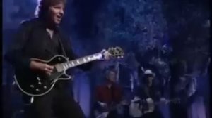 John fogerty - Bad Moon Rising  live!