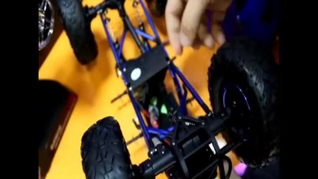 #4_Fast Motion// Обзор краулера RockCrush в масштабе 1/16.
