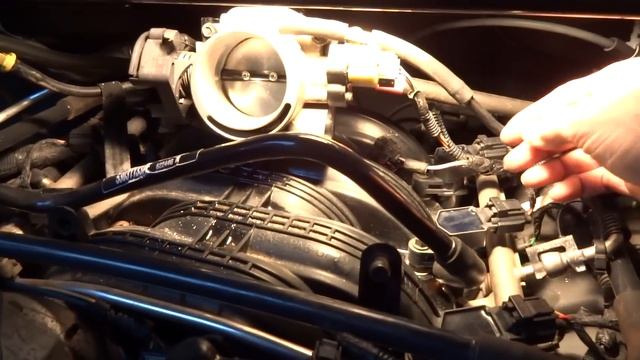 Cleaning the IAC valve on a 2005 Jeep Grand Cherokee 3.7L смотреть онлайн