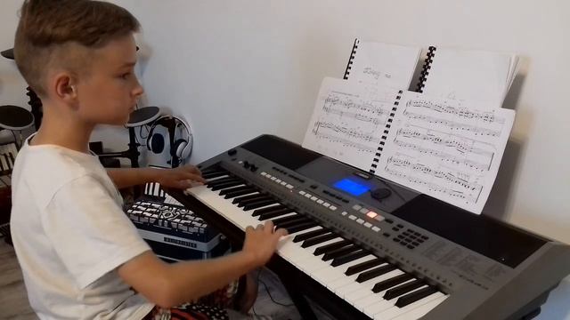 Blues yamaha PSR E443 смотреть онлайн