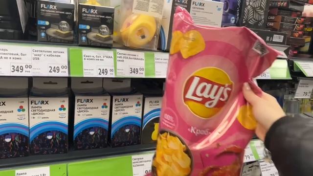 Разбираю Свой ГАРДЕРОБ || Луки на Весну 2023 | Новый Стабилизатор Hohem iSteady V2 смотреть онлайн